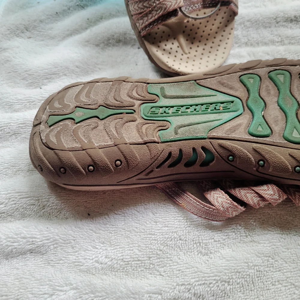 Skechers Tan Women's Sandals - Picture 6 of 6